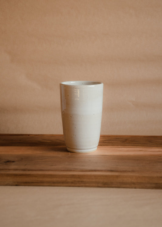 Jarron individual mediano con pie bruma