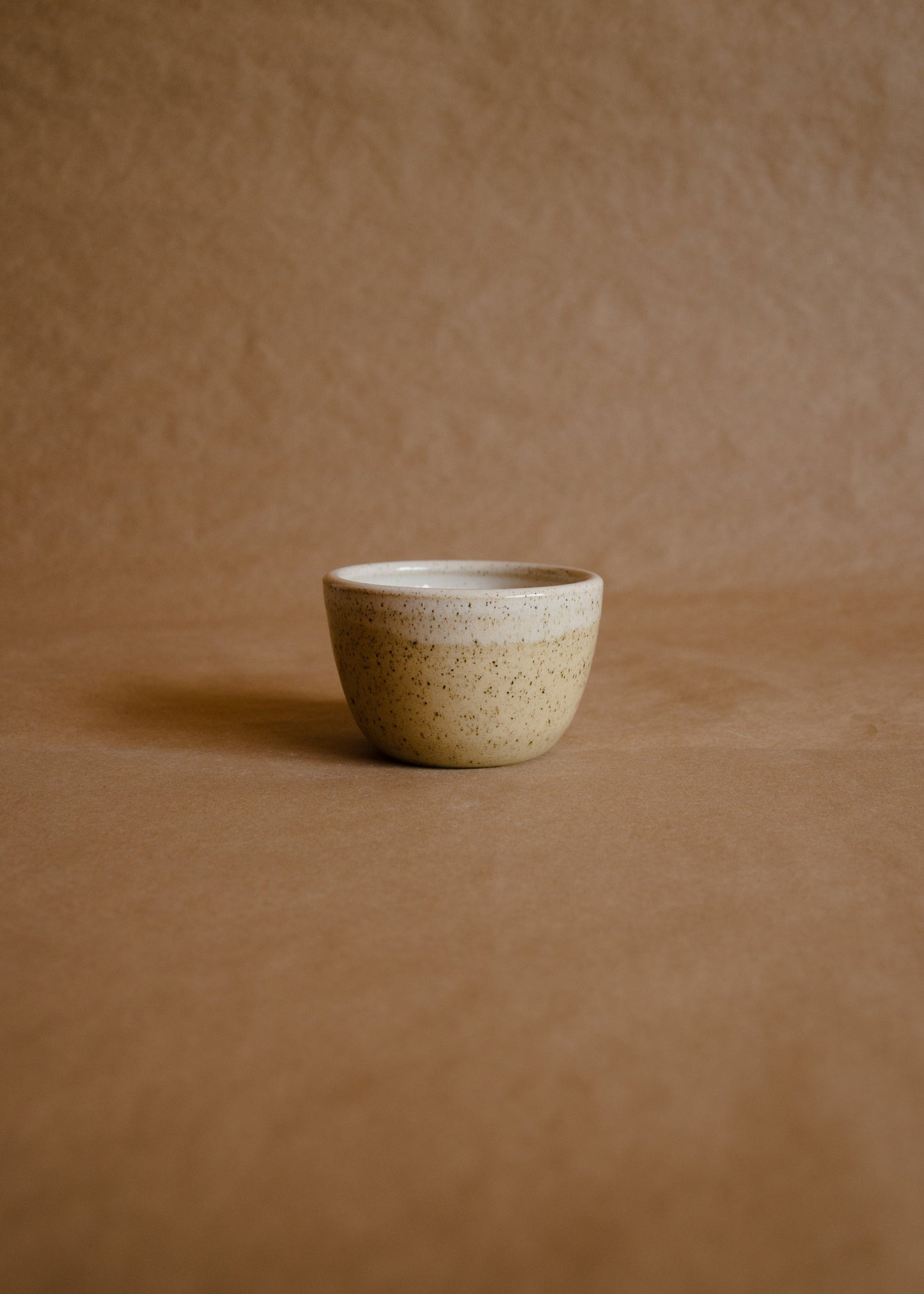 Taza individual sin asa alta vaguada